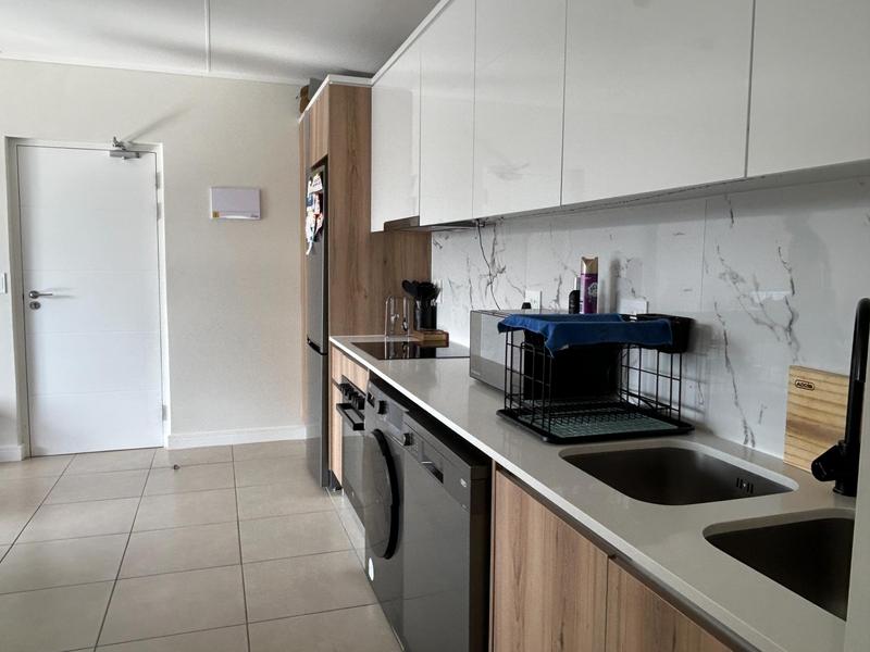 To Let 1 Bedroom Property for Rent in Sandown Western Cape